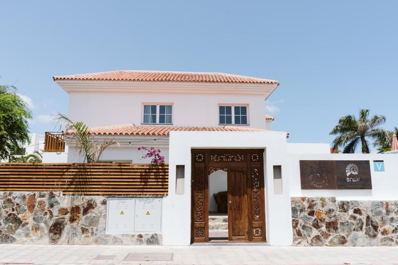 Hostel Dreamsea Surf House Fuerteventura Corralejo Exterior foto